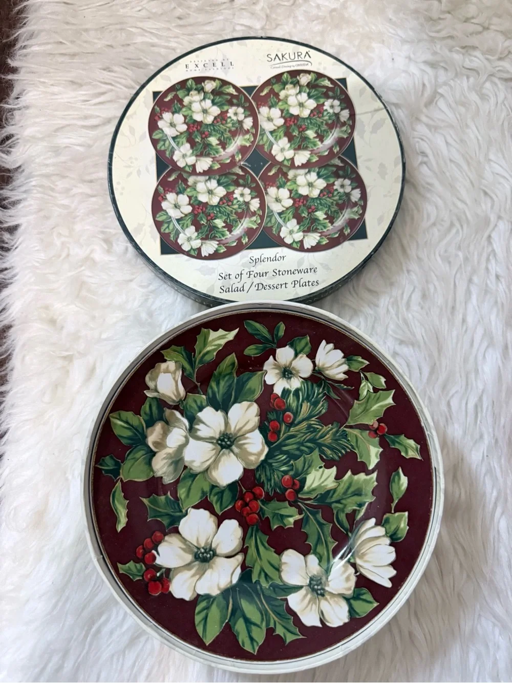 Sakura Holiday Floral Dessert Plates Set - Red, White & Green